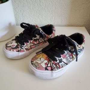 Mickey Mouse shoes || Size 7/8